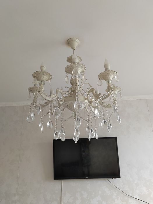 Продаю люстру в гостиную!