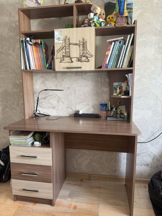 Письменный стол ученический