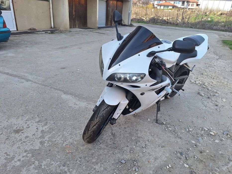 Yamah yzf -r1 7800