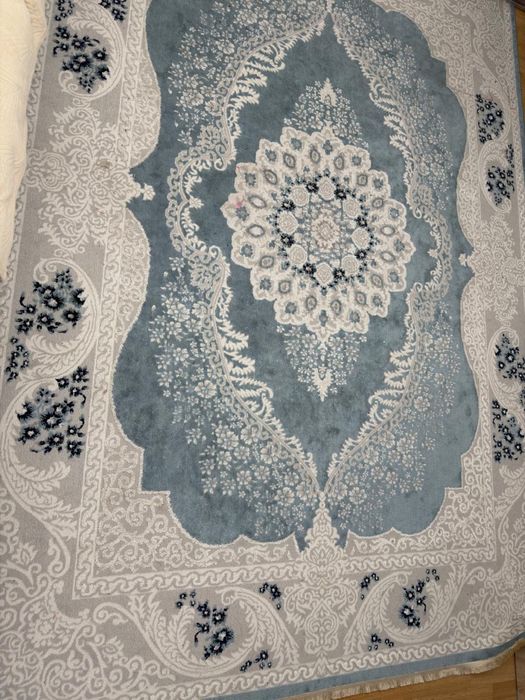 Продам ковер в хорошем состоянии.