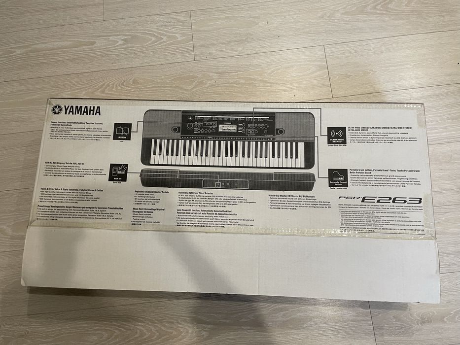 Синтезатор Yamaha PSR-E263