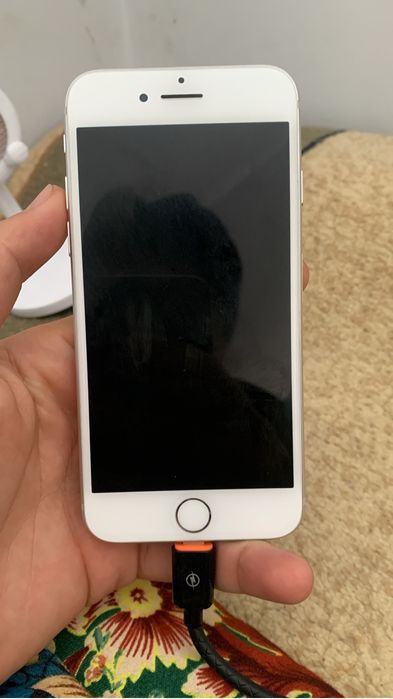 iPhone 7 срочно продам