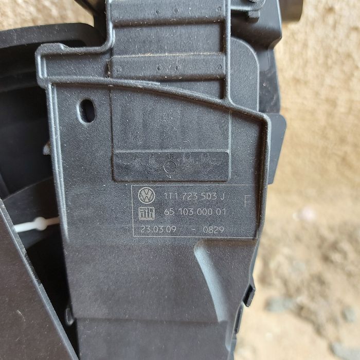 Педал газ туран автоматик 2009