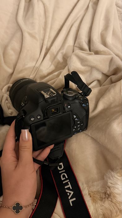 Canon EOS 650D продам