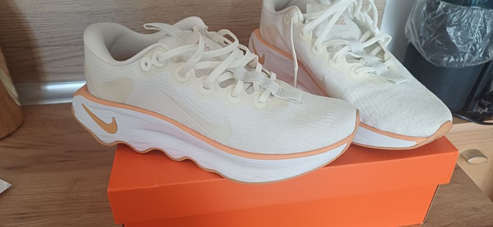 Маратонки Nike  Размер 42