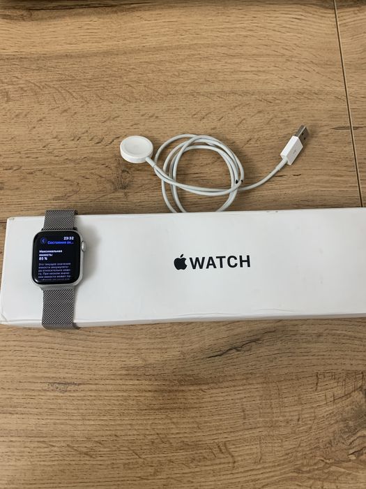 Apple Watch SE (2020) 40 мм