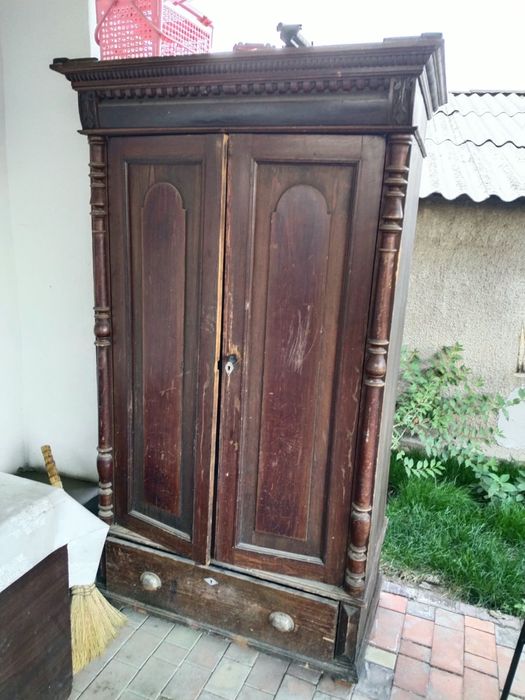 Шкаф винтпжный для кафе