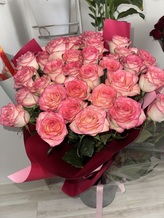 3 разные букета роз