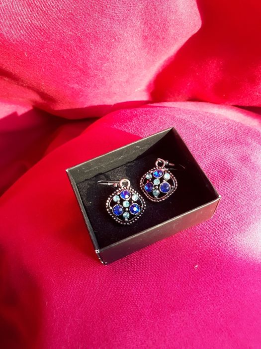 Серьги аккуратные разные