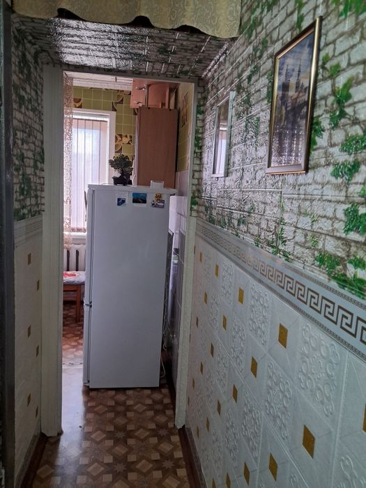 Продам двухкомнатную в центре