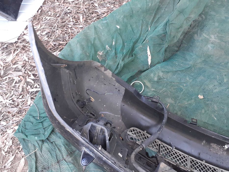 Bara fata Spoiler masca  Bmw X5 E53 culoare neagra stare f buna.
