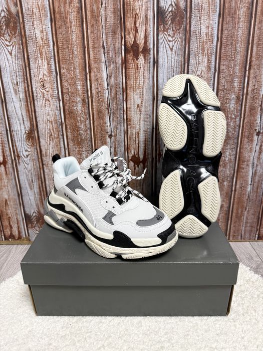 Balenciaga Triple S White Black