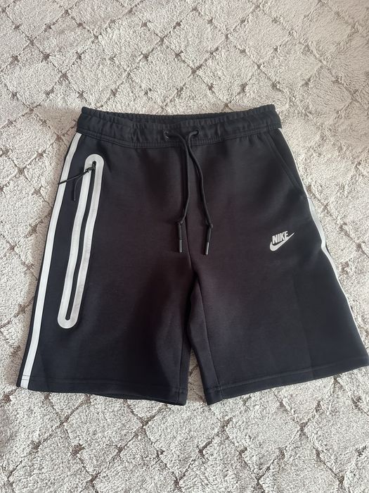 Pantaloni scurti nike tech reflectorizanti