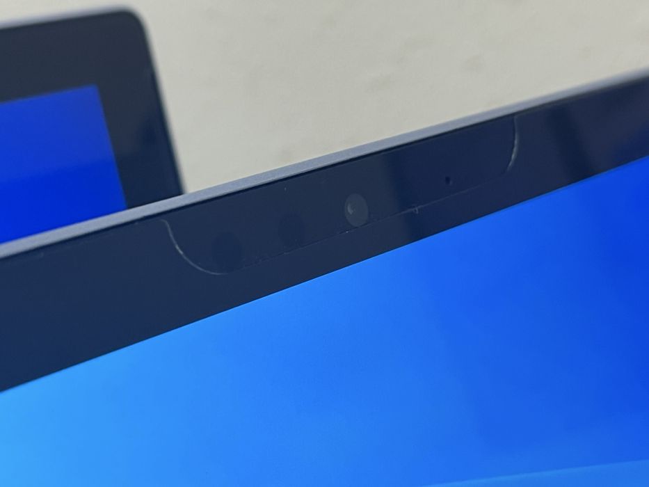 Microsoft Surface Pro 5 LTE- i5 4gb 128 ssd