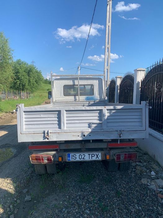 Autoutilitară basculantă Nissan Trade 30