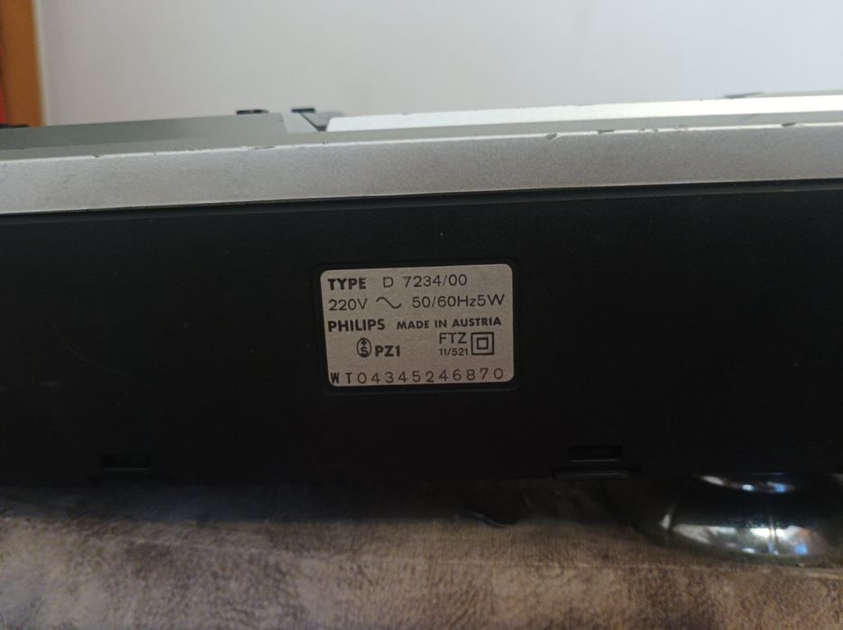 Vând radio casetofon Philips