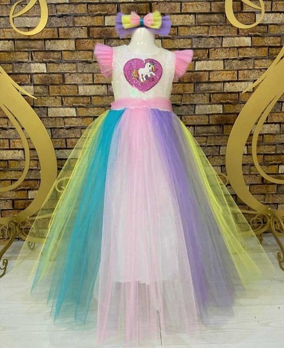 Продам платье на 6-7 лет