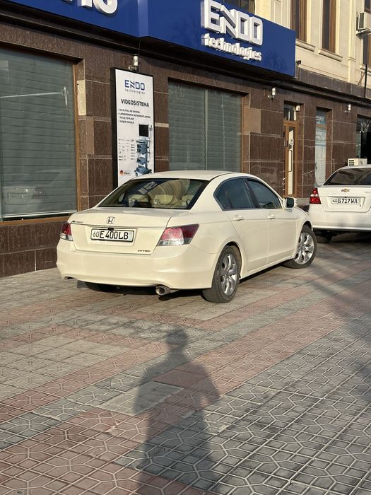 Honda Accord sotiladi