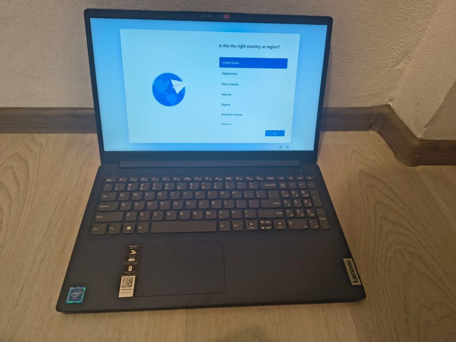 Vând Lenovo IdeaPad 1 15IGL7, model 82V7