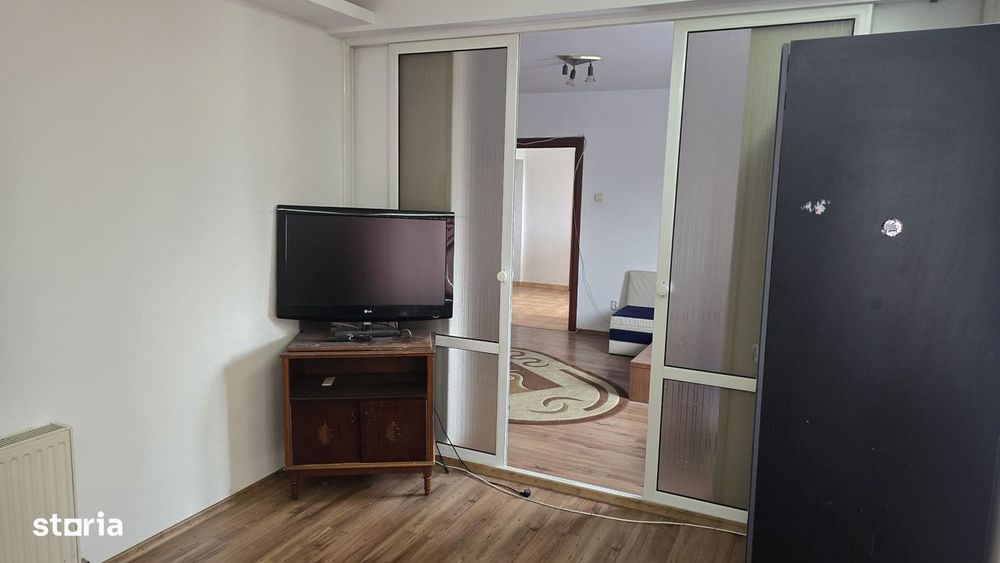 Vand apartament 3 camere in Deva,  Piata Victoriei, etaj 3, mobilat
