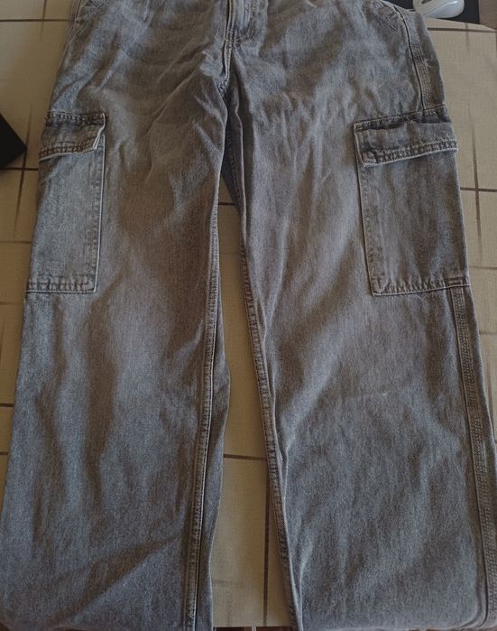 Чисто нови сиви дънки от Bershka