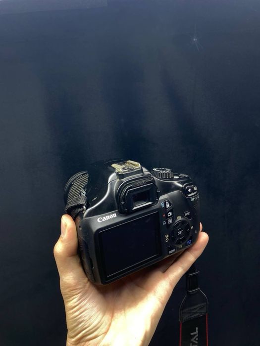 Canon EOS 1100D