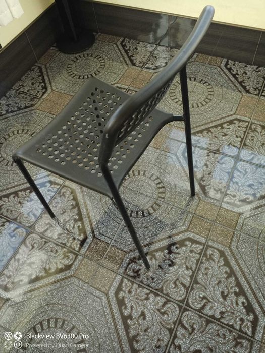 Продавам столове