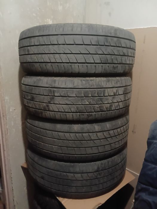 Продам комплект резины