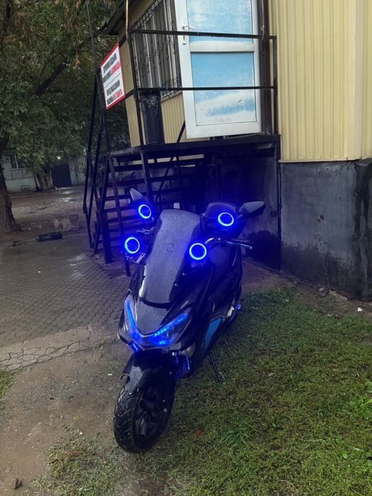 скутер MAXI 150 cc