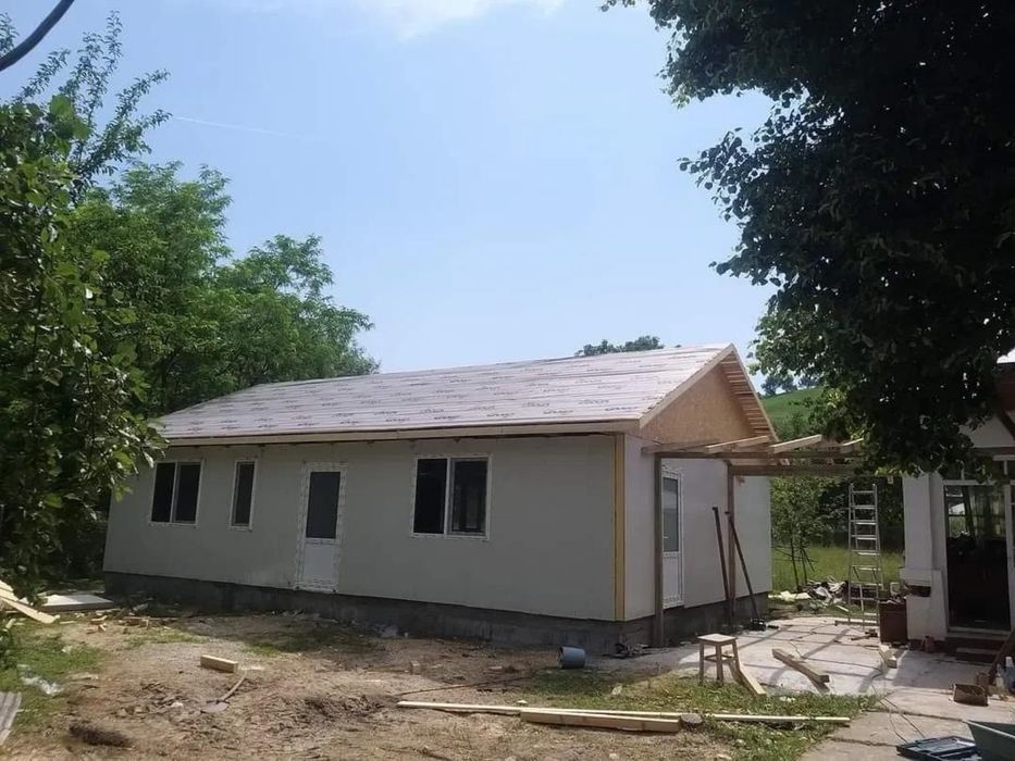 Case pe structura metalica