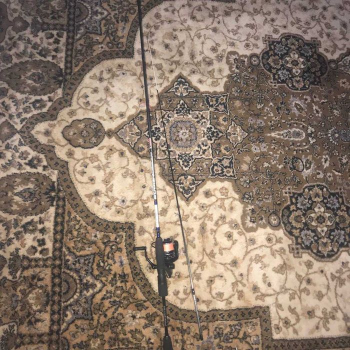 Lansetă completă + Mulinetă și accesorii - Stare foarte bună