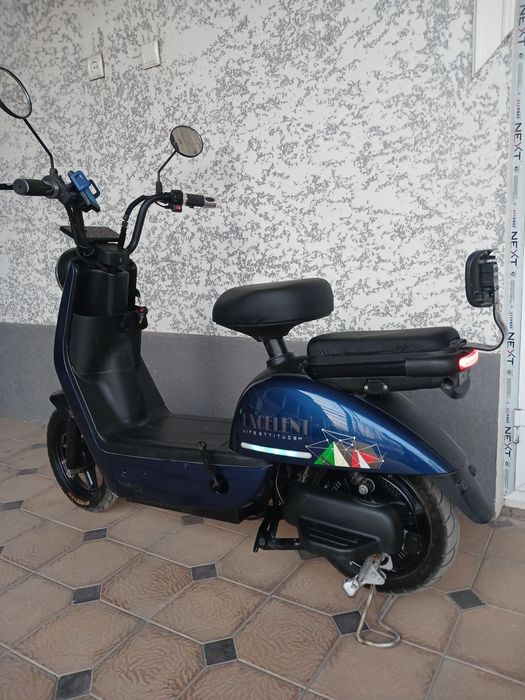 Skuter sotiladi rangi siyohrang