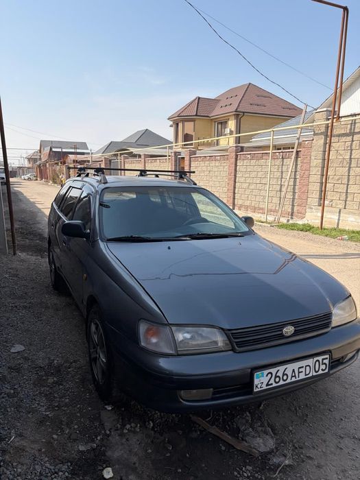 Тойота Карина Е 1995 ж. Объем 2.0