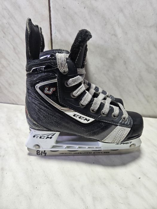 Patine 814 hochei hockey  CCM marime 33  (  22 cm)