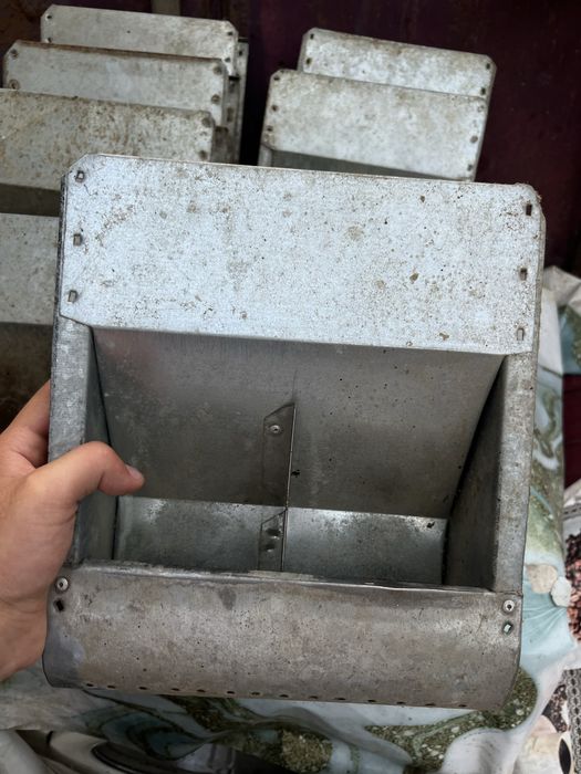В продаже кормушки