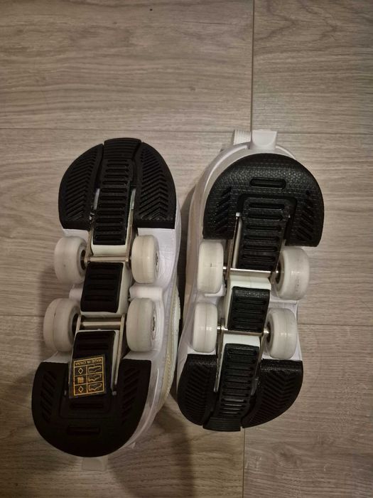 Adidasi cu role marimea 37