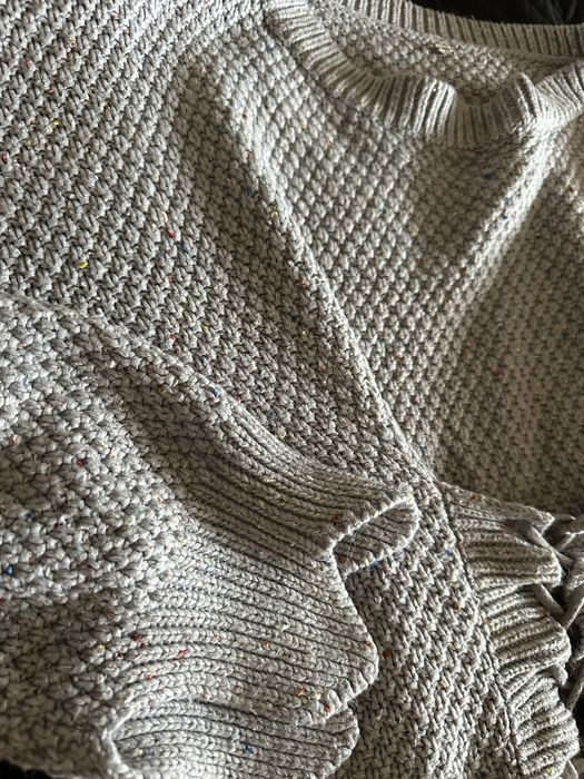 Чисто нов сив пуловер