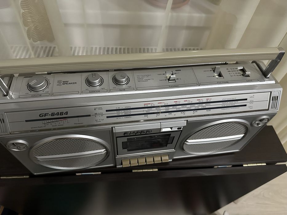 Radiocasetofon Sharp GF-6464 in stare de functionare