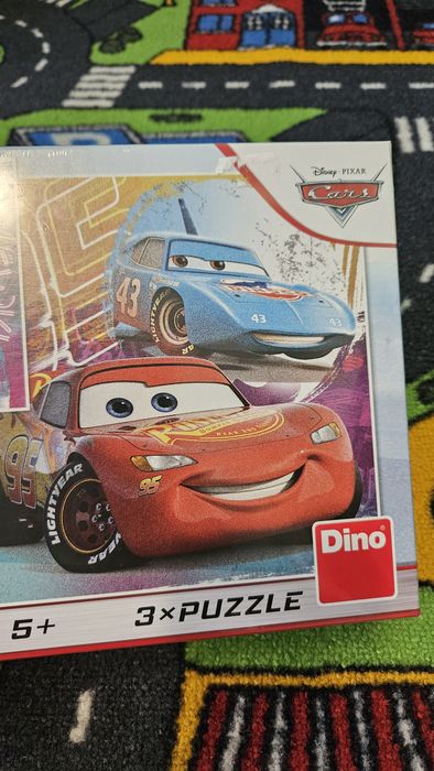 Puzzle Disney cars pt copii 5 ani +