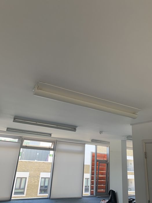 Corpuri de iluminat cu tub neon