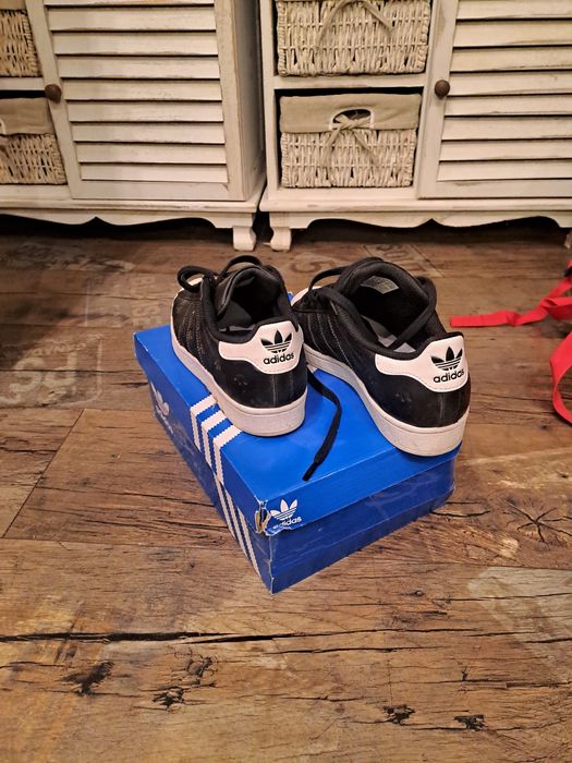 Дамски спортни маратонки .