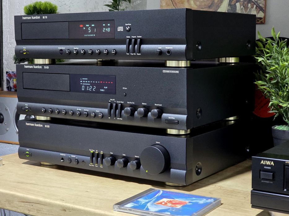 Linie audio HARMAN KARDON, amplificator HK-620, cd-player HD-710, deck