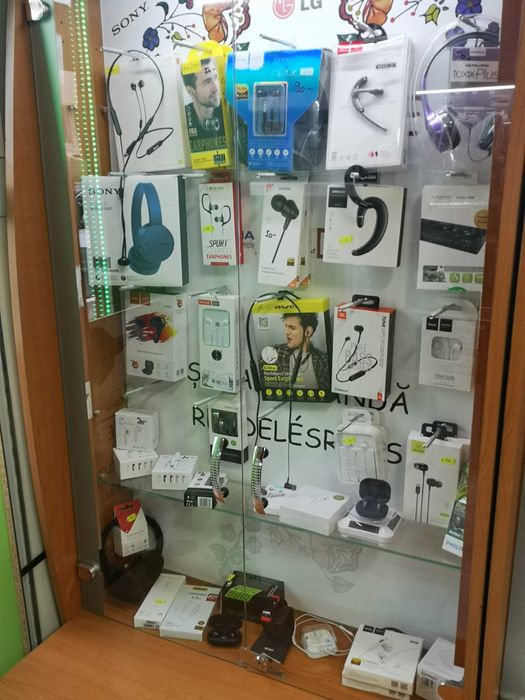 Service telefoane gsm,vanzari accesorii,folii protectie, etc