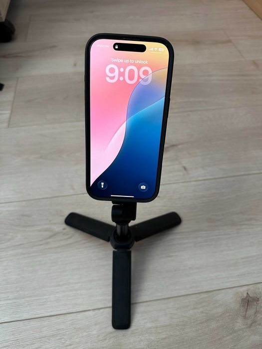 iPhone 16 Pro 256GB Desert Titanium + оригинални Apple кейсове + Quad Lock комплект