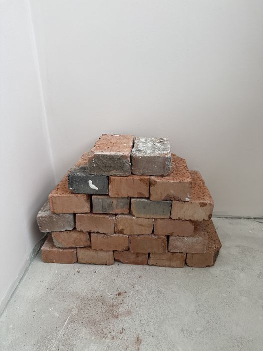 Продам кирпичи красные