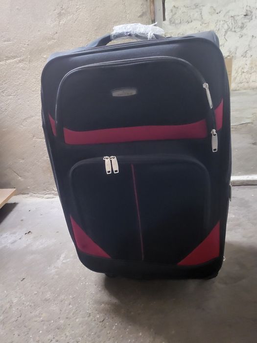 Куфар ново лилаво