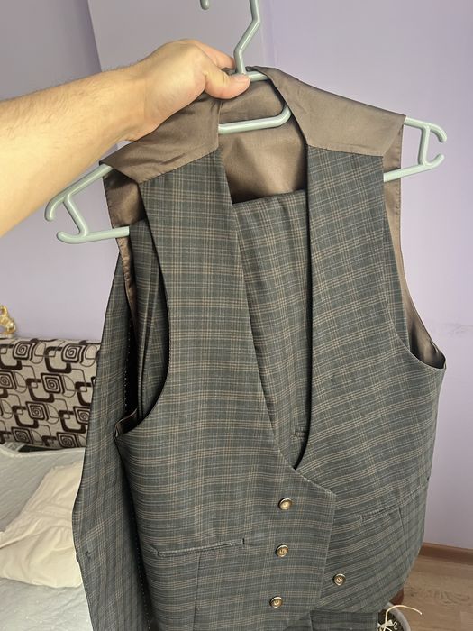 Продам костюм тройки