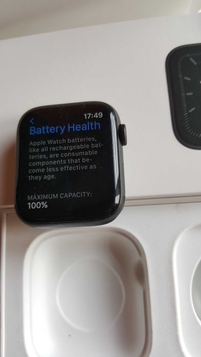 Apple Watch 5 GPS 44mm, като нов!