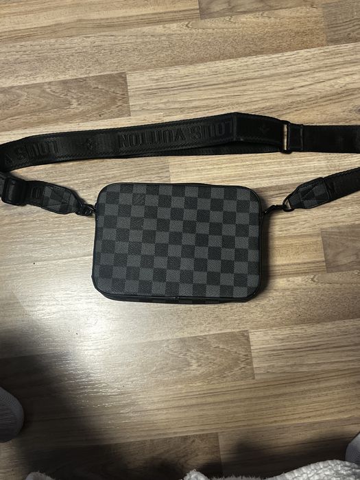 Louis vuitton чанта мъжка
