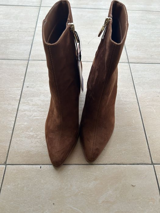 Дамски боти от велур